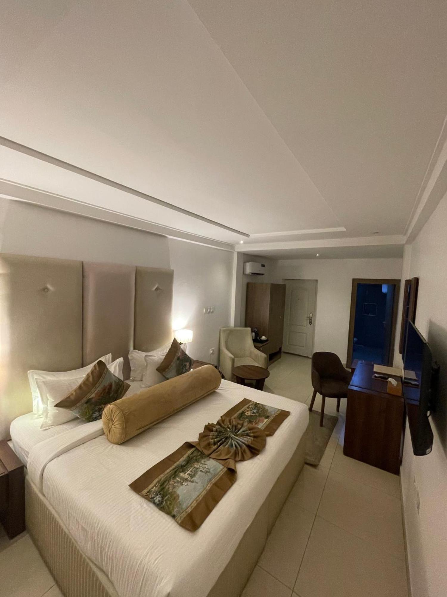 Swiss Pearl Continental Suite Wupa Buitenkant foto